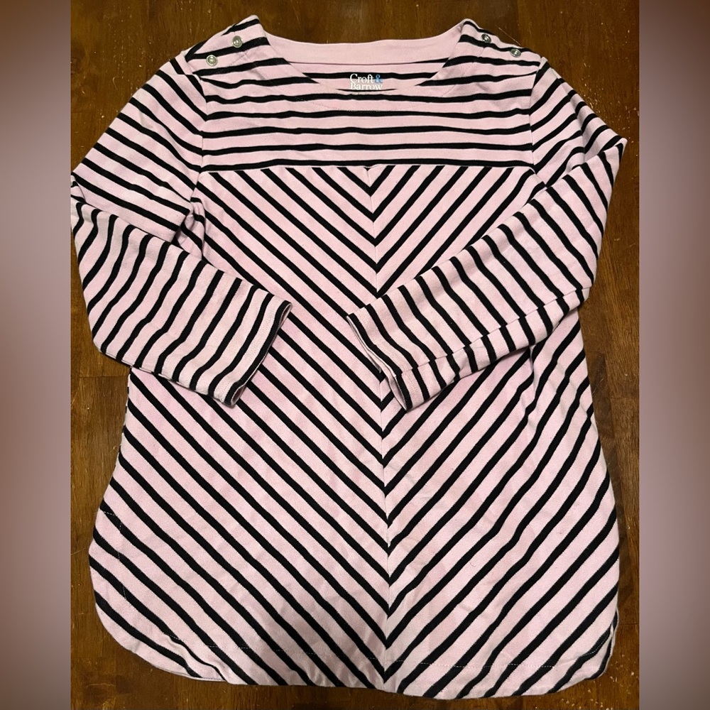 Croft & Barrow lavender and Black Chevron quarter length Sleeve Top